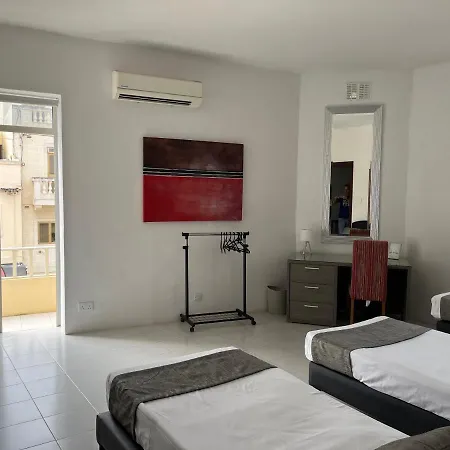 منزل للإقامة New Aurora 1, Huge Private Bedroom En-suite Is-Swieqi
