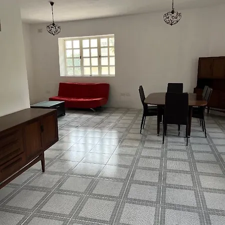 New Aurora 1, Huge Private Bedroom En-suite Is-Swieqi